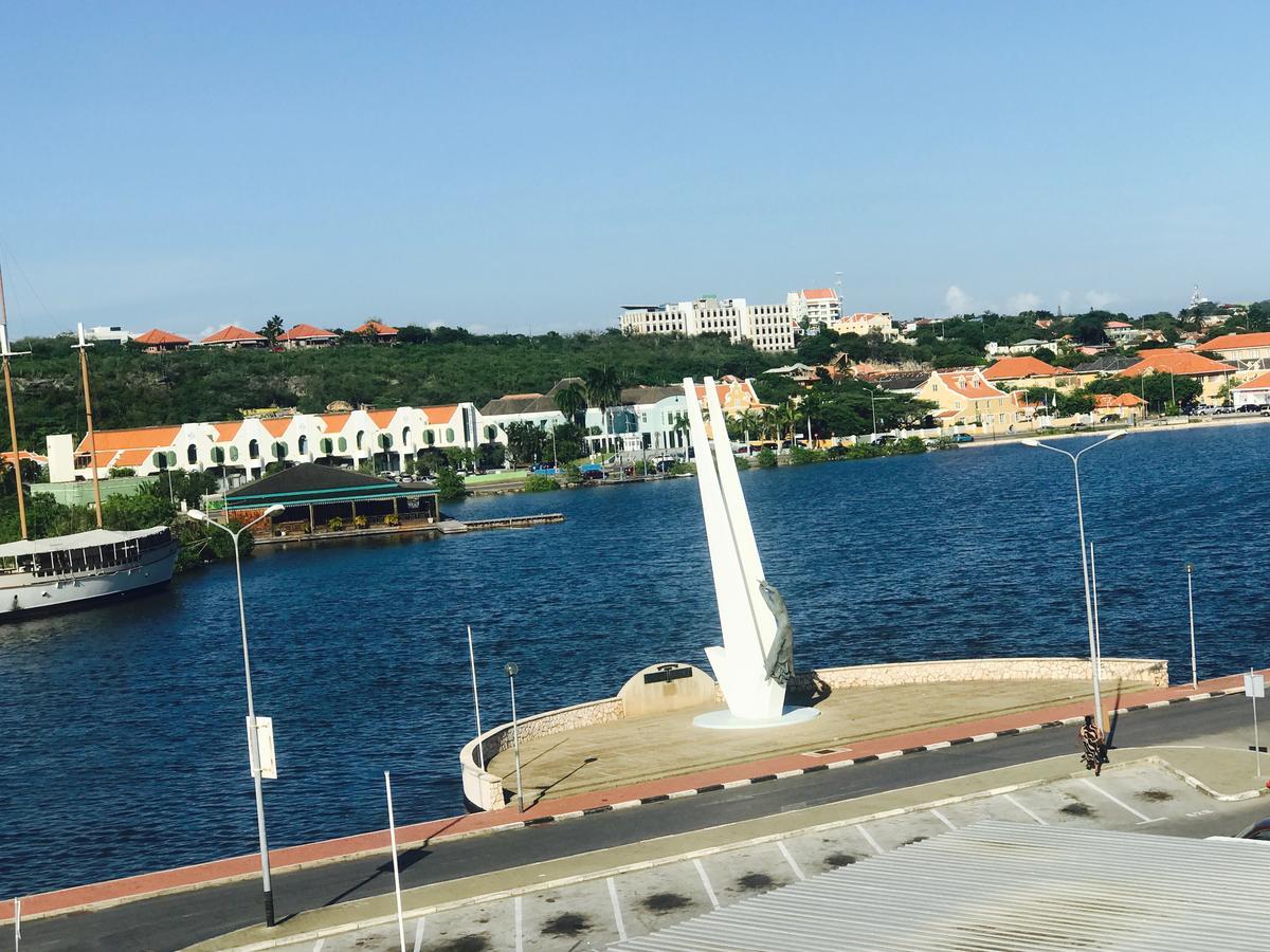 Hotel De Ruyterkade 빌렘스타트 외부 사진